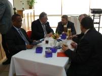 von links: Herr Moses Chikane (Botschafter der Republik Südafrika), Herr Prof. Scharff (Honorarkonsul der Republik Südafrika), Herr Karl-Michael Danzler (Ministerialrat Thüringer Staatskanzlei)